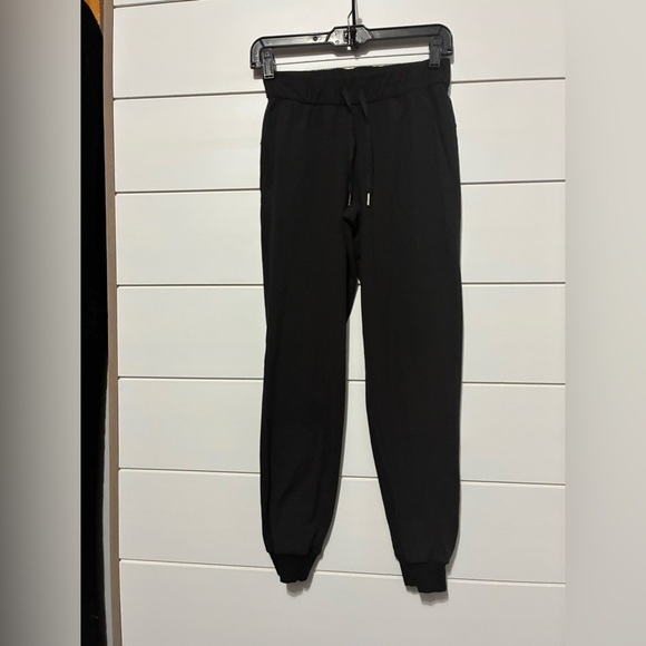 Lululemon On the Fly Jogger *Luxtreme
Black size 2 - Picture 8 of 11